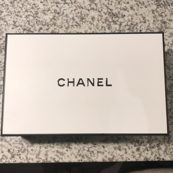 CHANEL Other - 🧨Empty Chanel box original tissue paper small